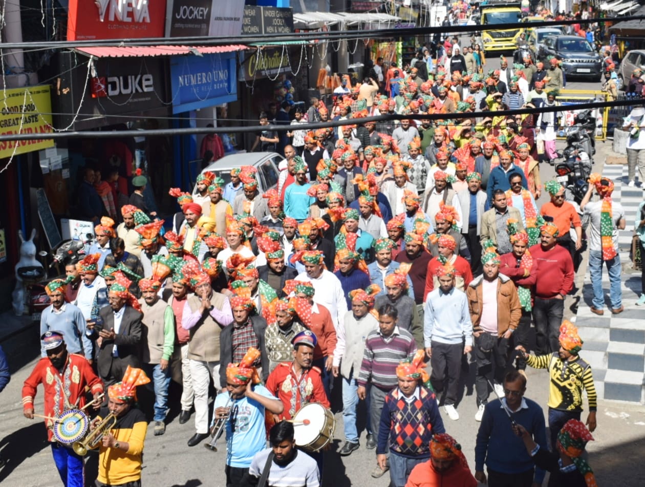 शोभायात्रा के साथ पालमपुर होली उत्सव आरम्भ